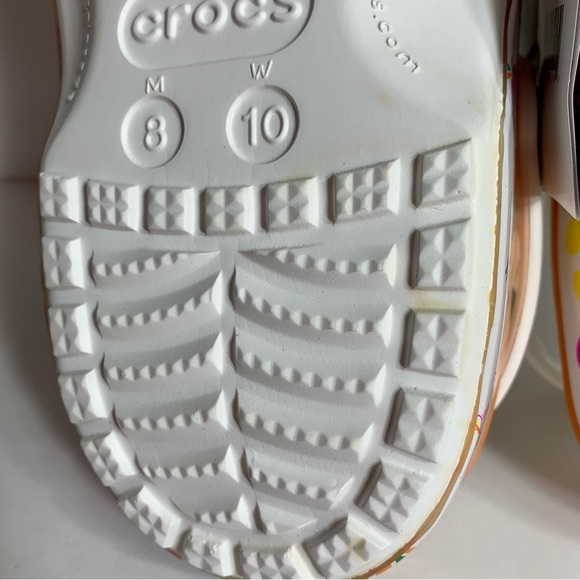 NWT. Crocs Disney 50th Anniversary Vault Collection Balloon Crocs W10/M8 unisex - Picture 12 of 15